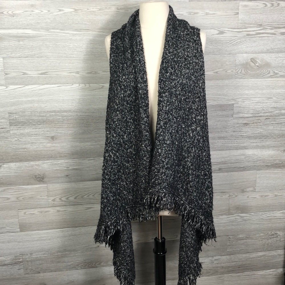 a.n.a Knit Fringe Cardigan Vest Speckled Gray S
